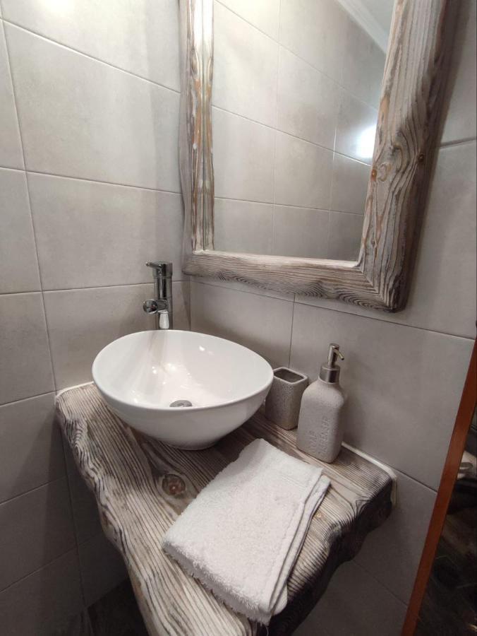פולוניה Traditional House Milos מראה חיצוני תמונה