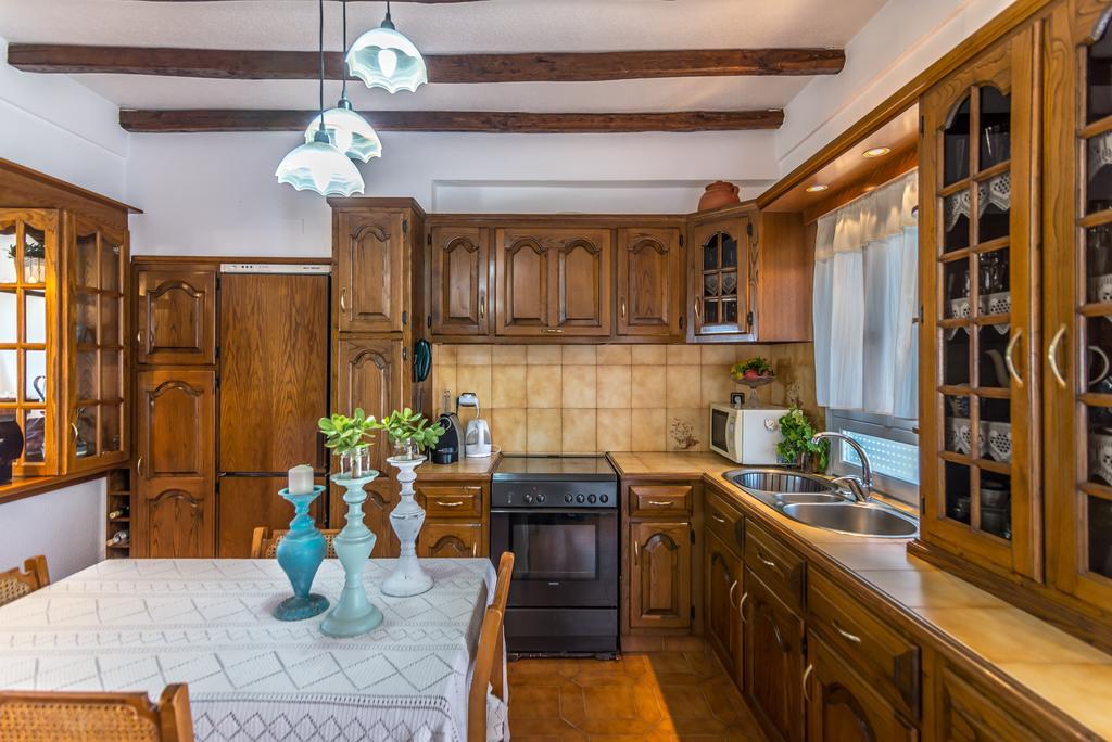 פולוניה Traditional House Milos מראה חיצוני תמונה